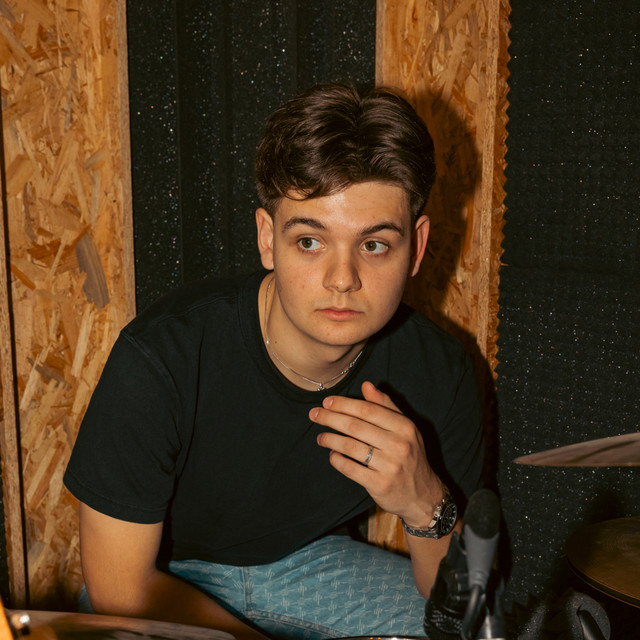 Yanik | Spotify