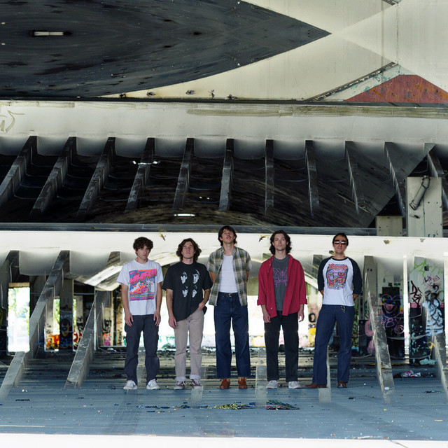 Jewel House band image