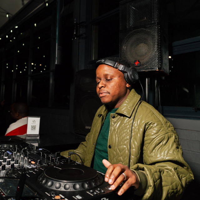 Dj Four_40