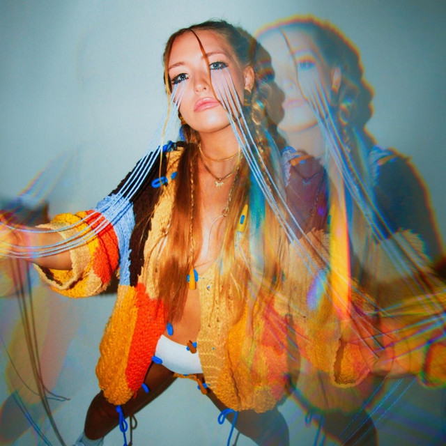 Manic Muse artist photo