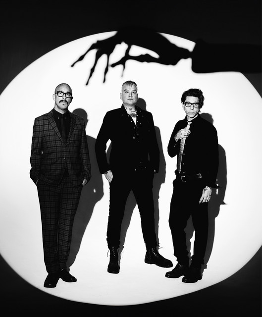 Alkaline Trio image