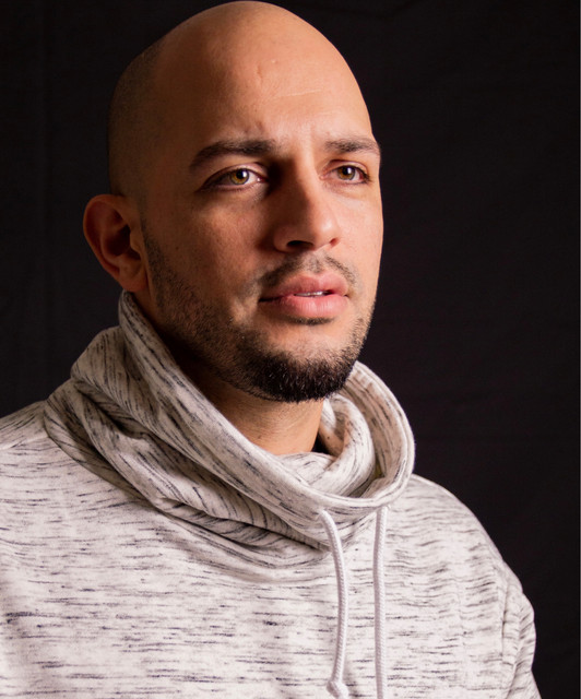 Mike Santiago artist photo