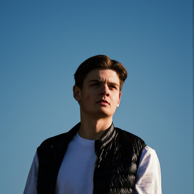 Yanik | Spotify