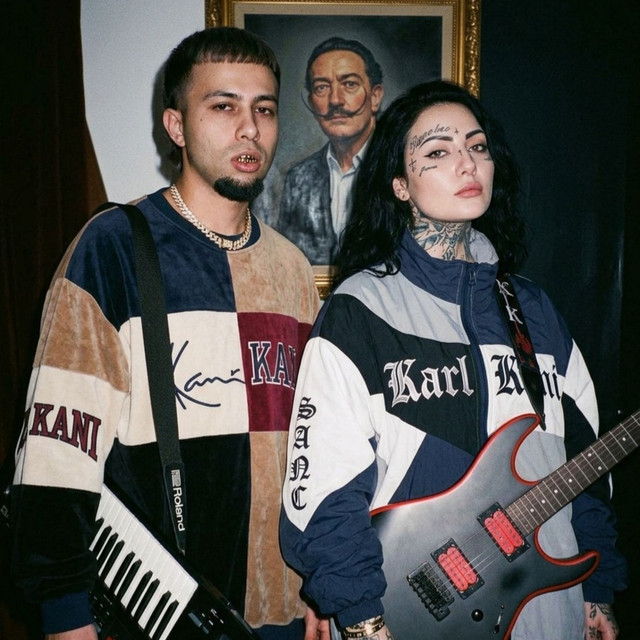 Kendinden uzak dur Metin
