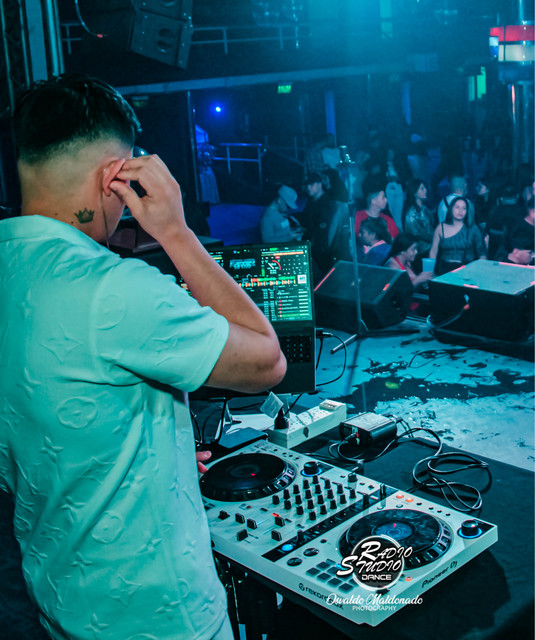 DJ LEAN FLEITAS
