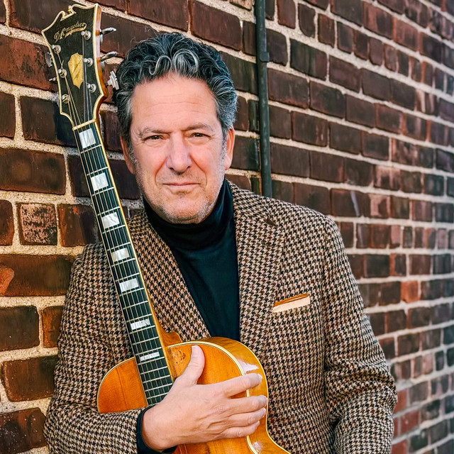 John Pizzarelli image