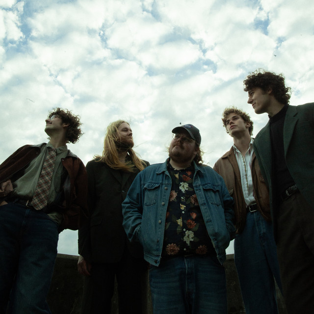 TYPERÄ TYPERÄ MIES