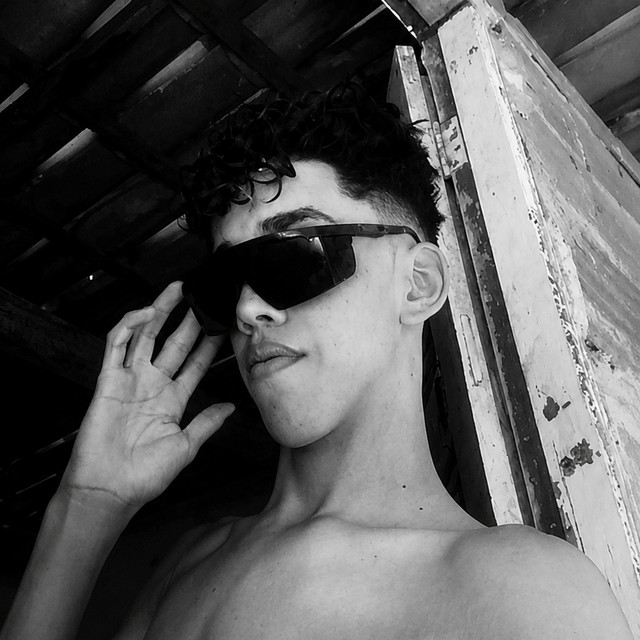 Theus oli