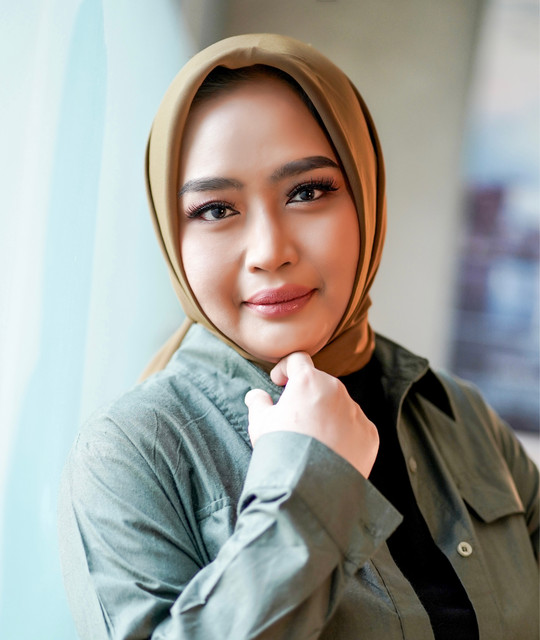 Tya Subiakto