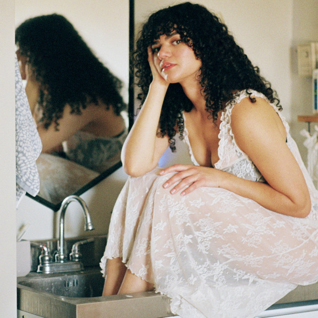 Annelise Gonzalez image