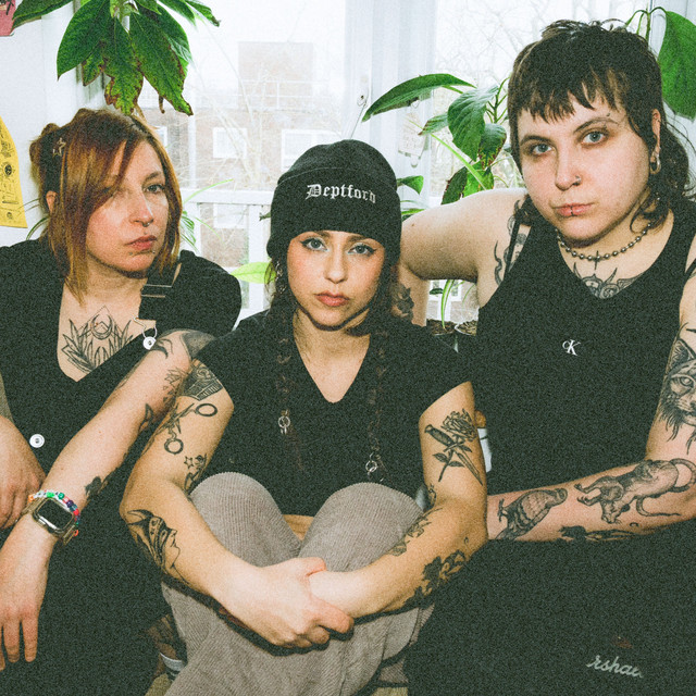 Shooting Daggers photo