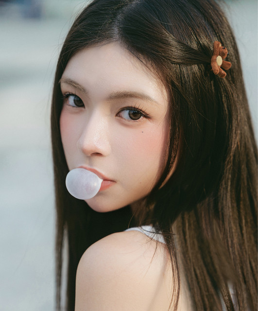 Elyn Leong 愉苓