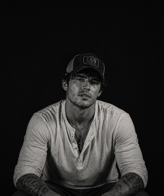river artist photo