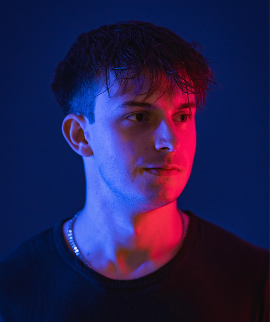 LUMINOUX