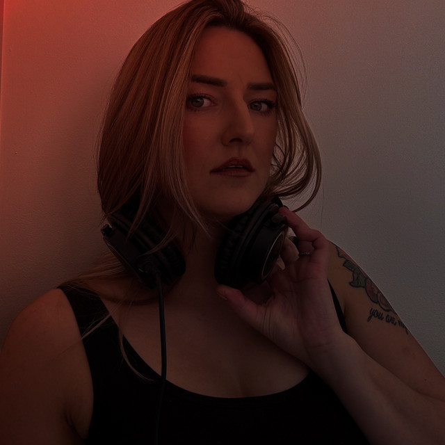 alana... artist photo