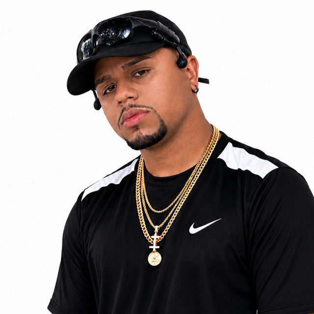 MC MAXIMO