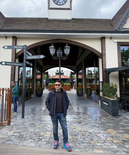 Anirban De