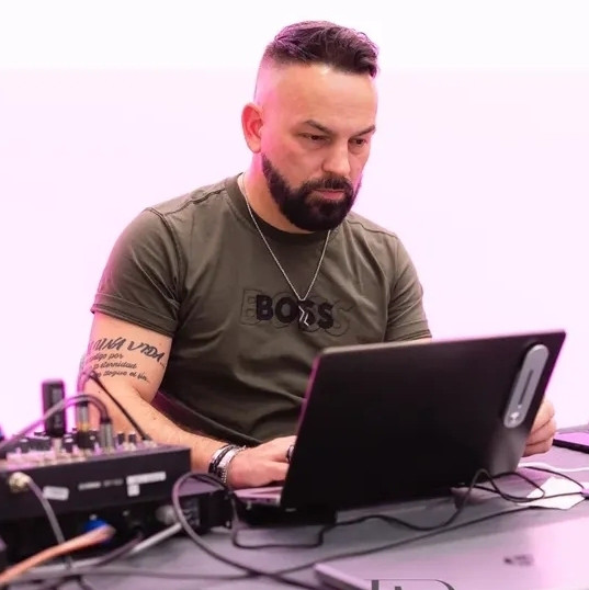 DJ Roberto