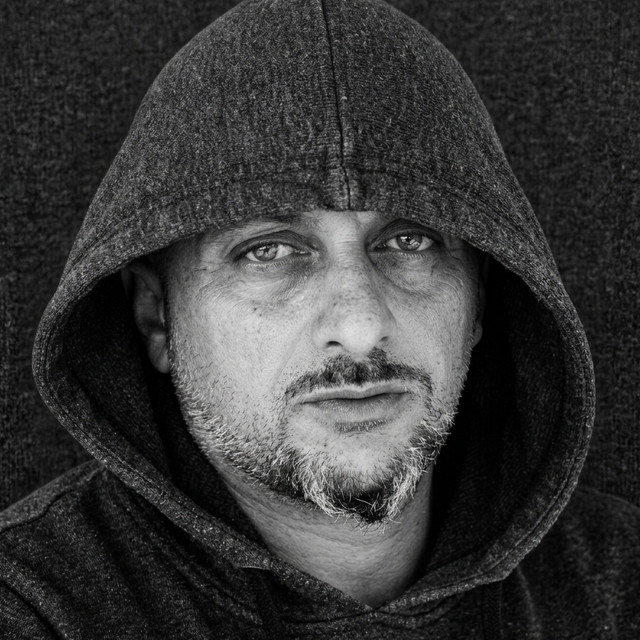 Kasketsiz Adam