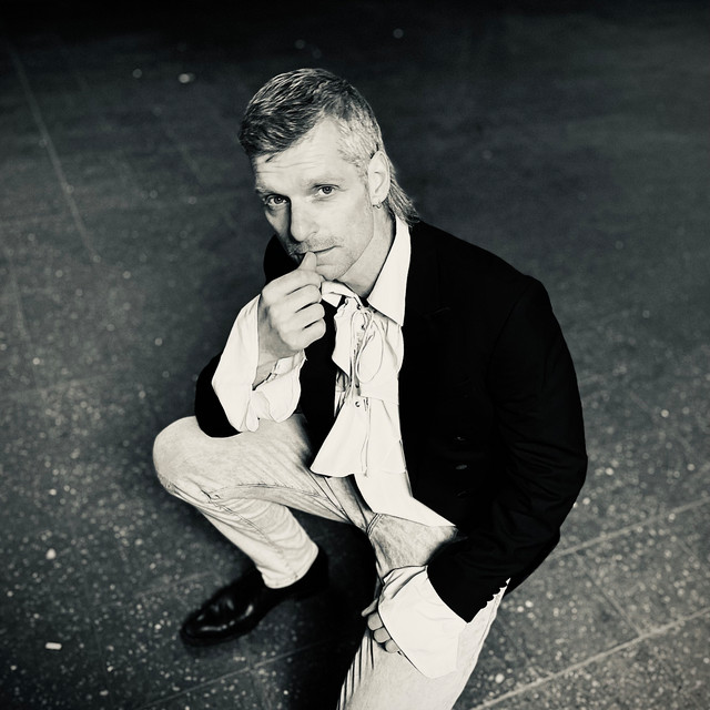 Dwike | Spotify