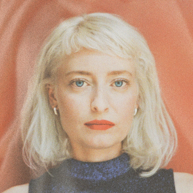 Holly Walker image