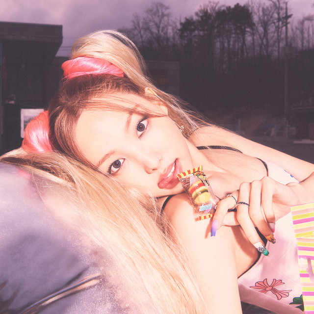 NAYEON image