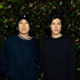 人と光 ‑ 曲・歌詞：BUGY CRAXONE, チバユウスケ | Spotify