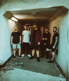 Amoura photo 3