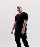Shane Thompson profile