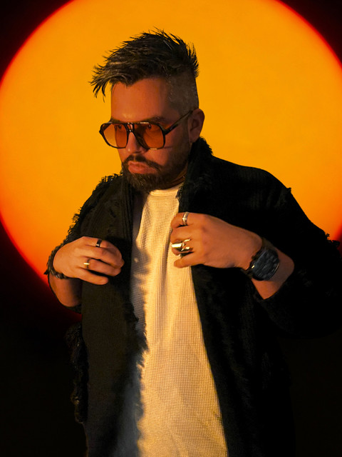 10XX press photo