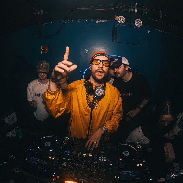 Drew Dapps press photo