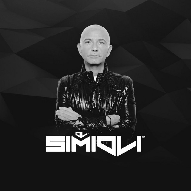Simioli press photo