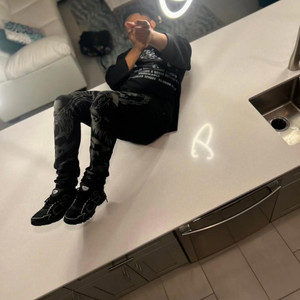 Im tryna by B5, Yungspiller