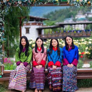 kuenzang Lhamo - Sho Ngam (tshering yangki, phub zam, karma wangmo Remix)