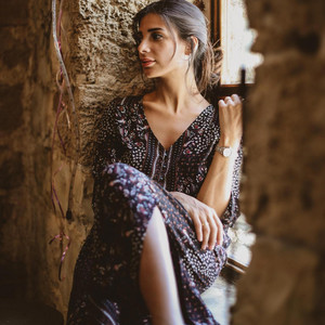 اليك الورد يا مريم by Rola Azar