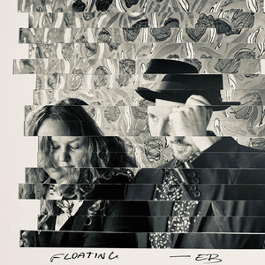 Floating by English Budgies