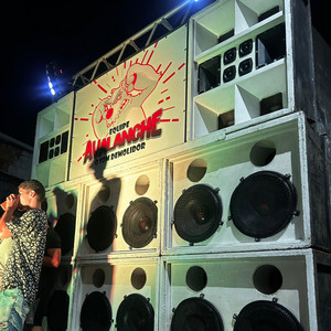 Não Sufoque o Artista