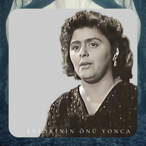 Nərminə Məmmədova - Evlərinin önü yonca