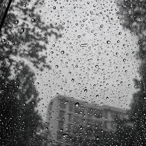 刚下过雨的街 by 暮雨