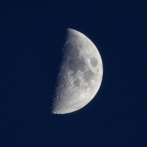 Moon by Siggerr