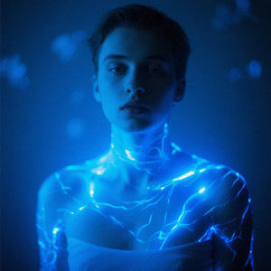 luces azules bajo mi piel by Kulika