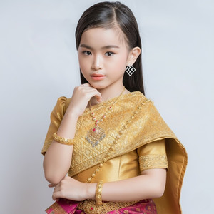 Som Tek Mouy Ptel by Boty Phen