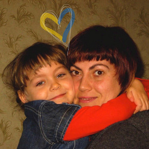YASSY — Вдома