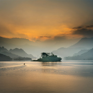 Golden Horizon by Mamunur Rashid
