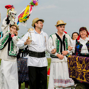 Alexandra Cret - De-As Sti Mandro C-Ai Venii