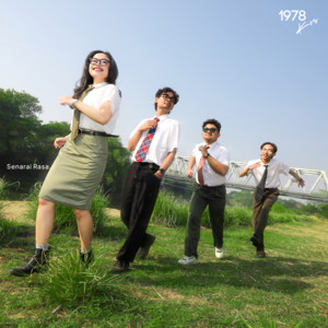Garis Yang Tak Bertemu by 1978 Kos