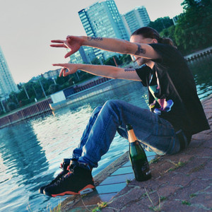 CHAMPAGNE by Digz