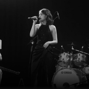 Huyền Anh & An Clock - Em Phải Tự Lập