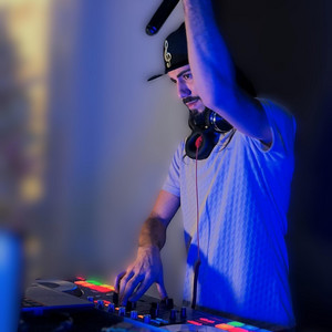 Mini Mix: Esma3ni Shu Baddi Oul (Greek x Arabic x Turkish) by Dj Arua Mix Official