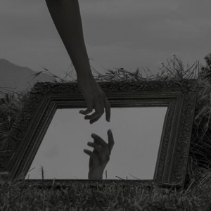 Estoy ALONE by ByFavi
